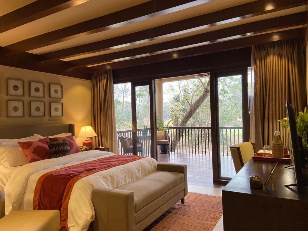 Miraaya Wellness And Golf Resort チトワン エクステリア 写真