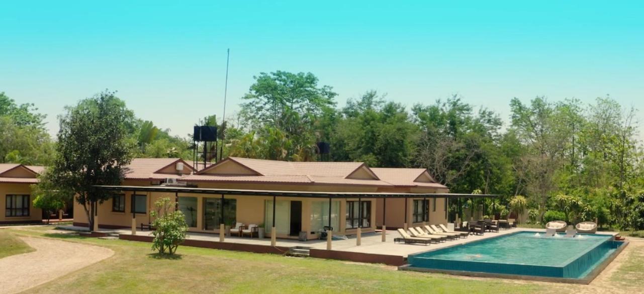 Miraaya Wellness And Golf Resort チトワン エクステリア 写真