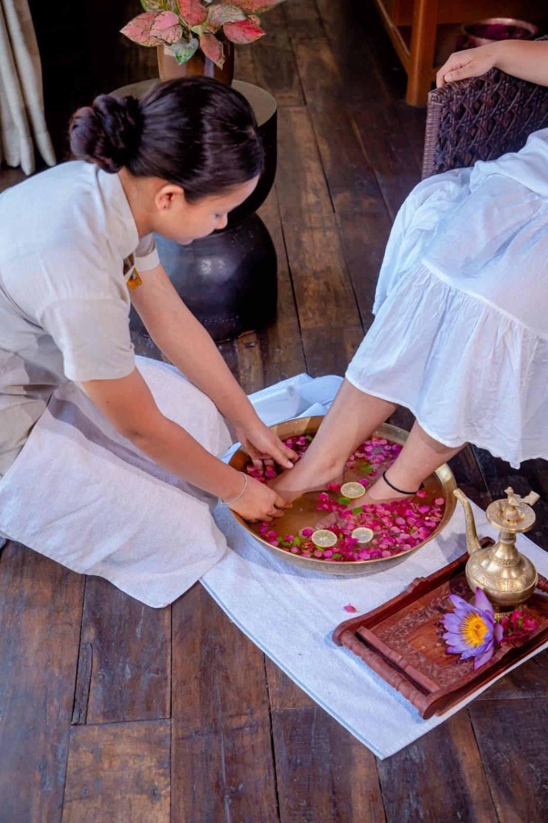 Miraaya Wellness And Golf Resort チトワン エクステリア 写真