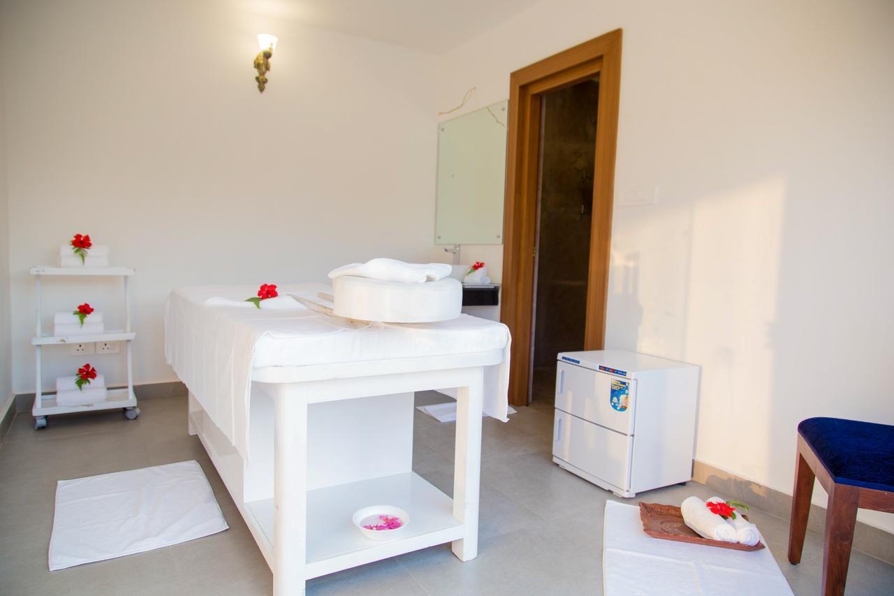 Miraaya Wellness And Golf Resort チトワン エクステリア 写真
