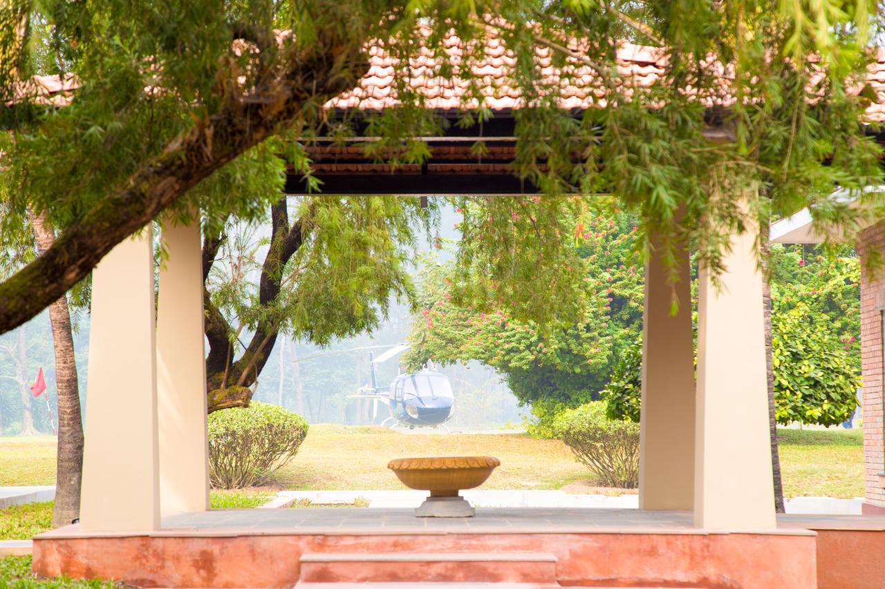 Miraaya Wellness And Golf Resort チトワン エクステリア 写真