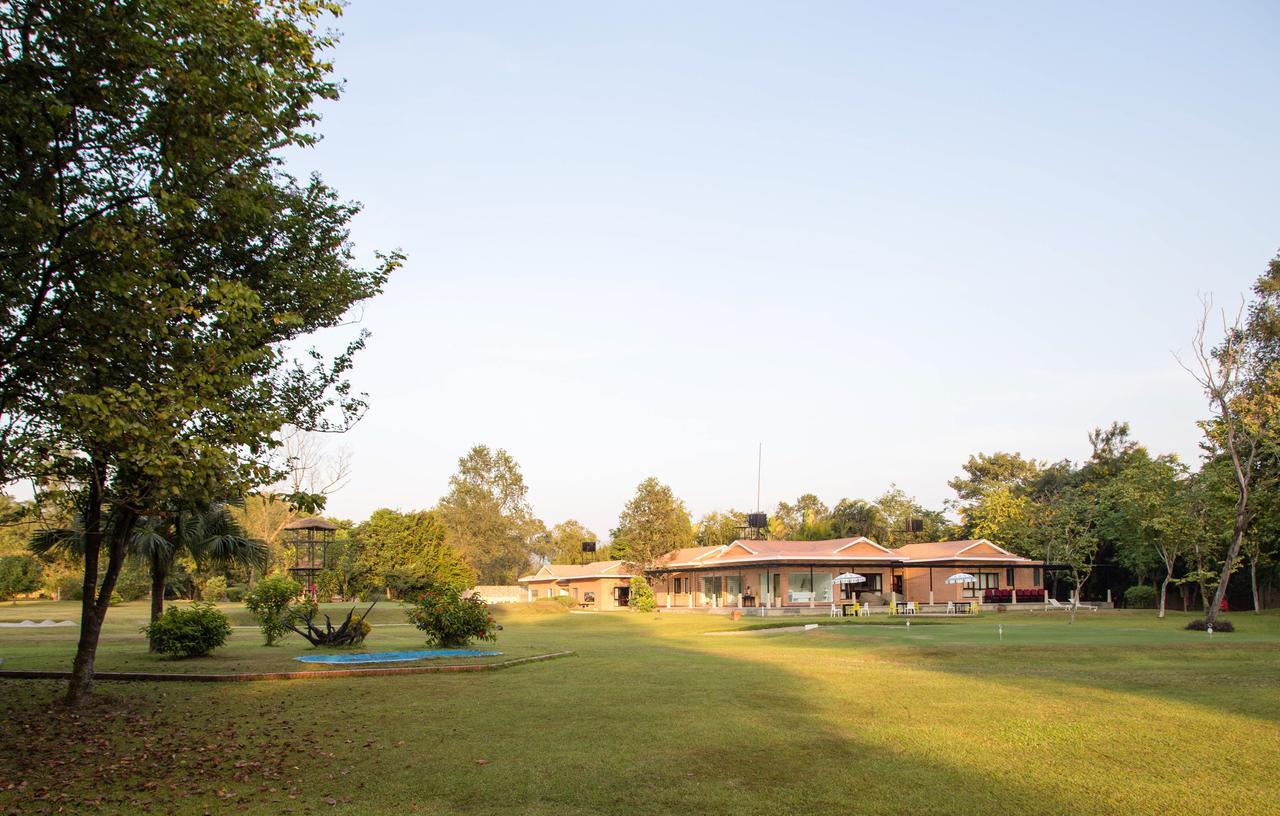Miraaya Wellness And Golf Resort チトワン エクステリア 写真