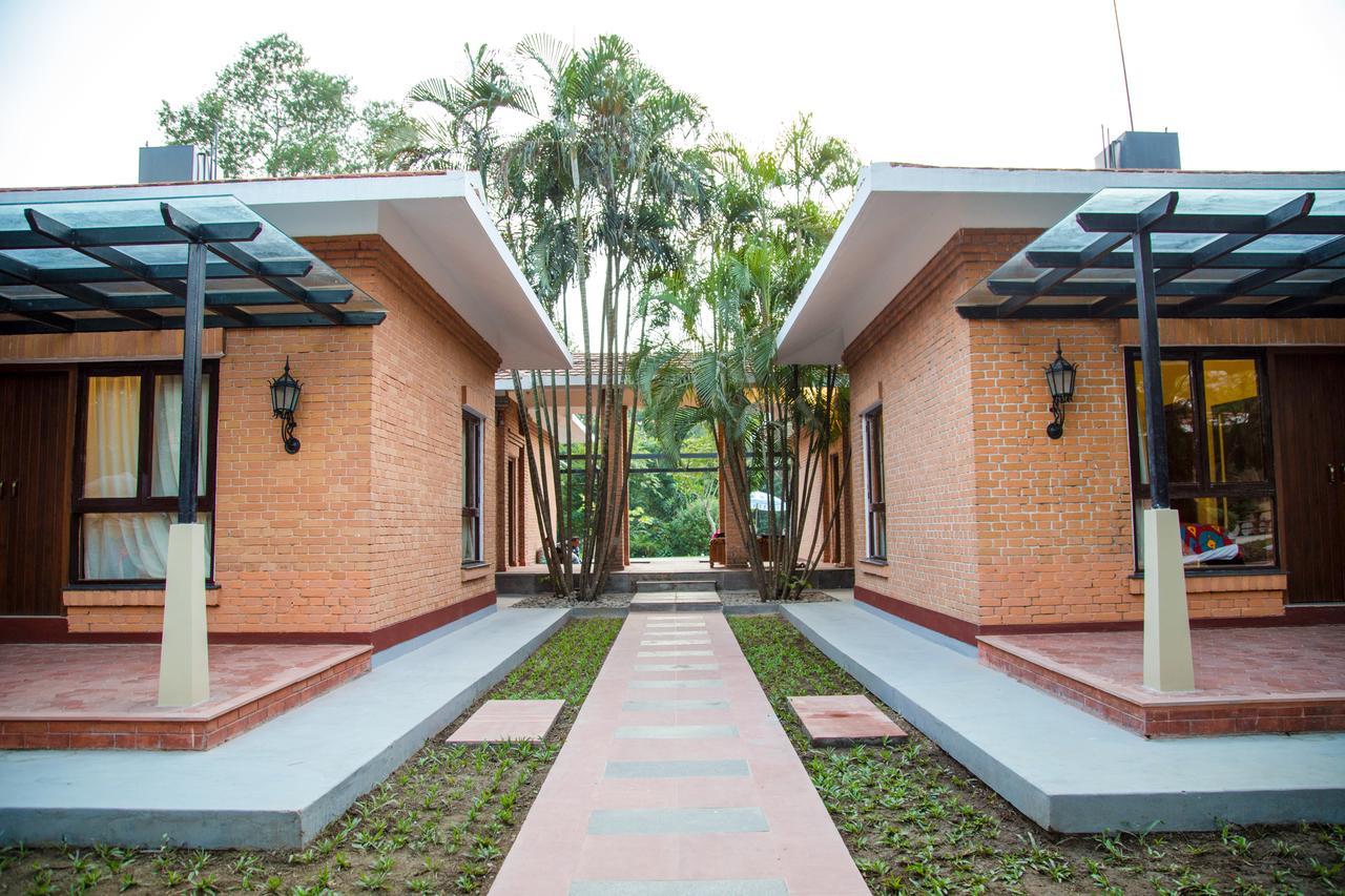 Miraaya Wellness And Golf Resort チトワン エクステリア 写真