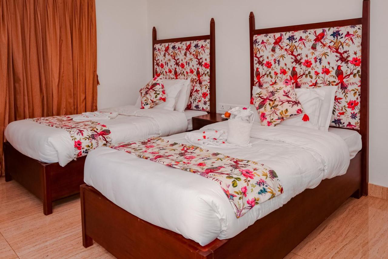 Miraaya Wellness And Golf Resort チトワン エクステリア 写真